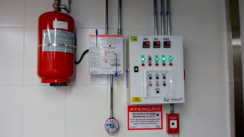 Sistema de combate a incêndio em coifas
