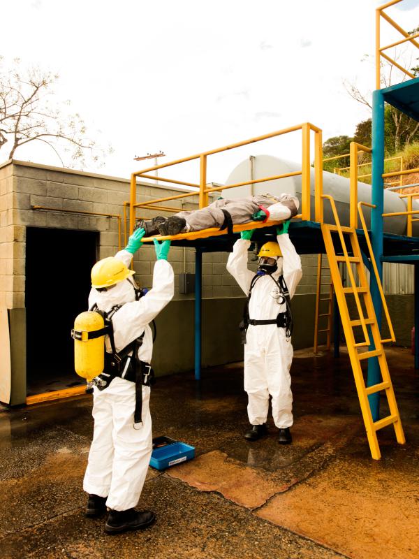 Treinamento de emergência química