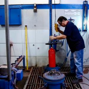 Teste hidrostático cilindro